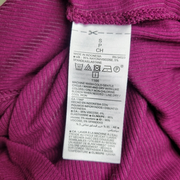 Old Navy Ribbed Knit Top - Picture 7 of 9